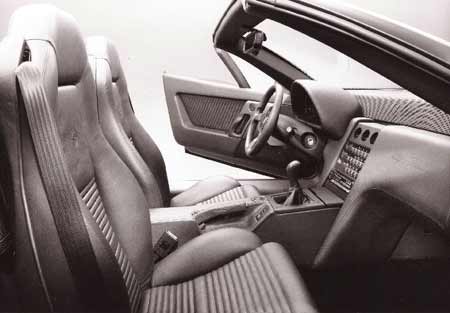 Alfa Romeo 164 Protéo: Innenraum mit Leder ausgekleidet